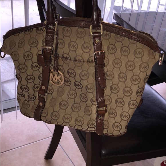 Michael Kors Purse - Picture 1 of 1